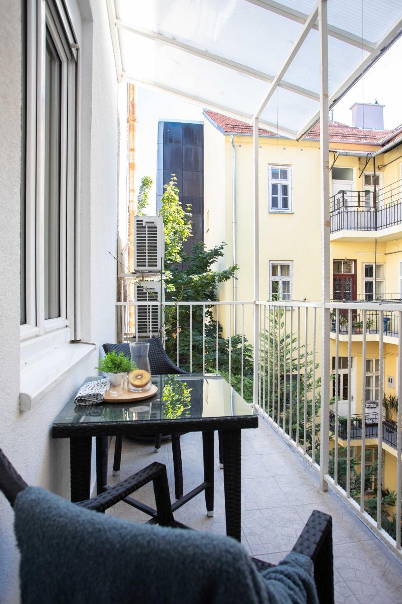 Design And Modern Apartments In Heart Of Загреб Екстер'єр фото